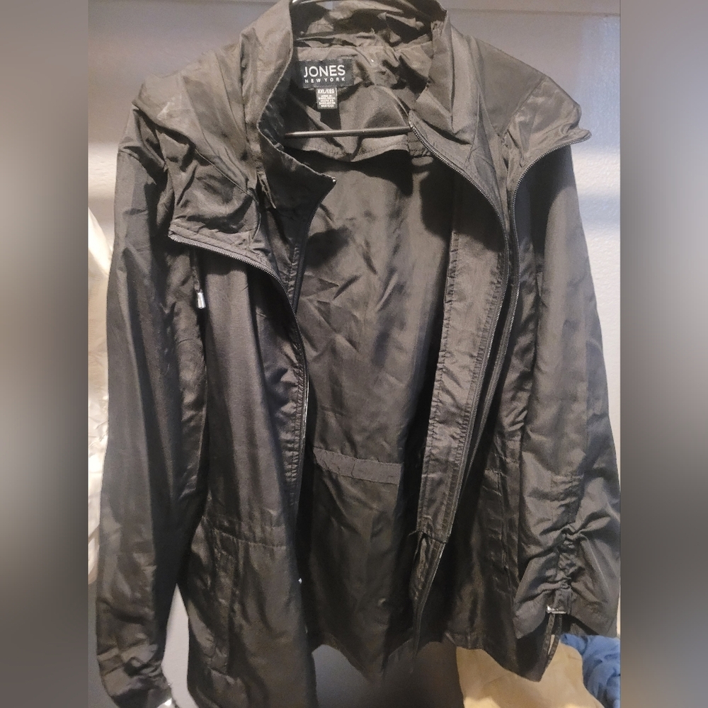 Plus Size 2X Windbreaker Jacket Black Long Sleeve Hoodie. Brand New and Unused!